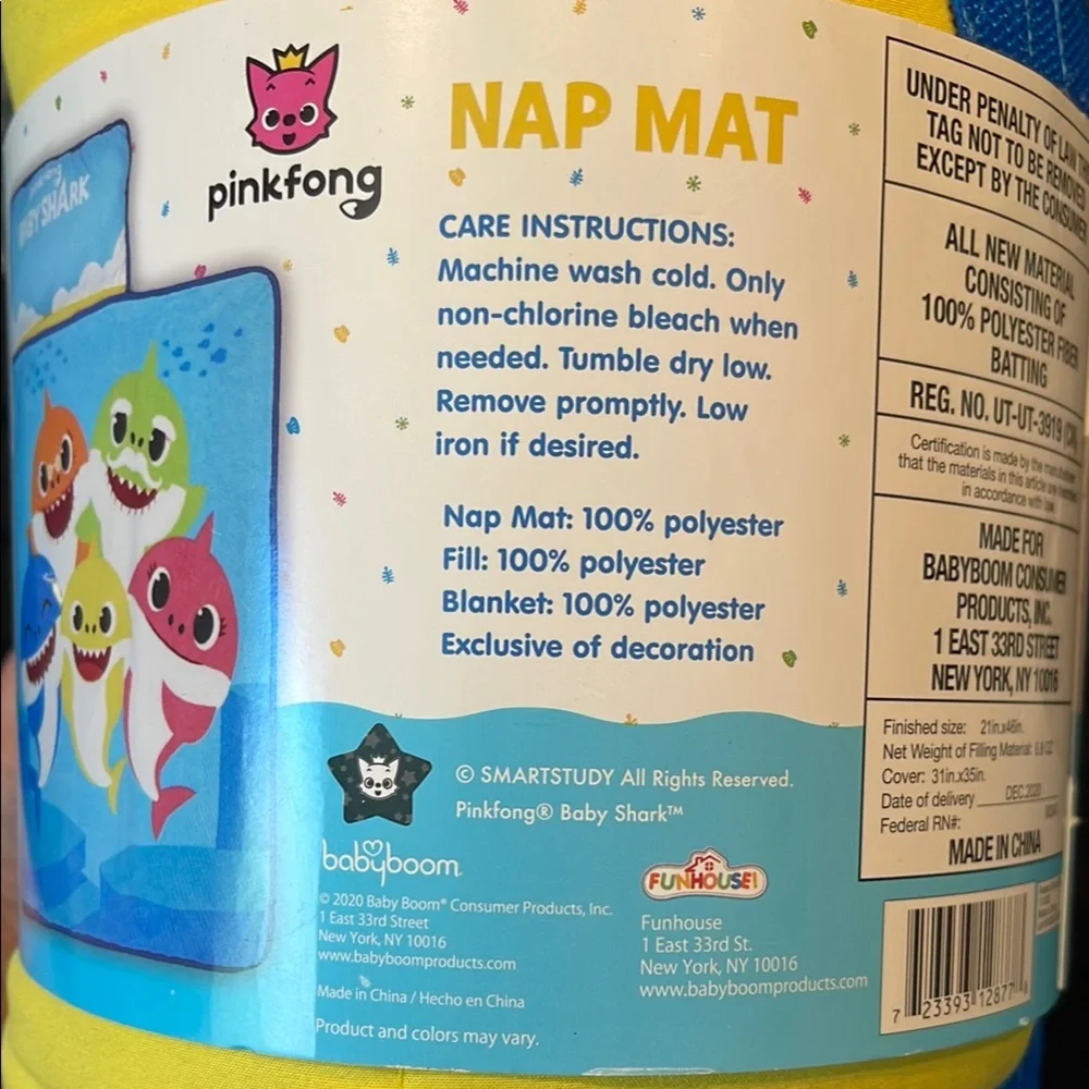 NEW Baby Shark Nap Mat Nickelodeon Family Mommy Shark Daddy Shark Pinkfong tote